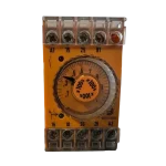 Schleicher SZT 320 t 5 100s NR.05701244 433 time relay